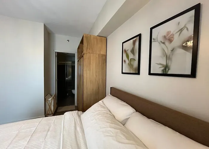 Luxurious 2-bedroom Furnished At Vista Shaw Apartment *