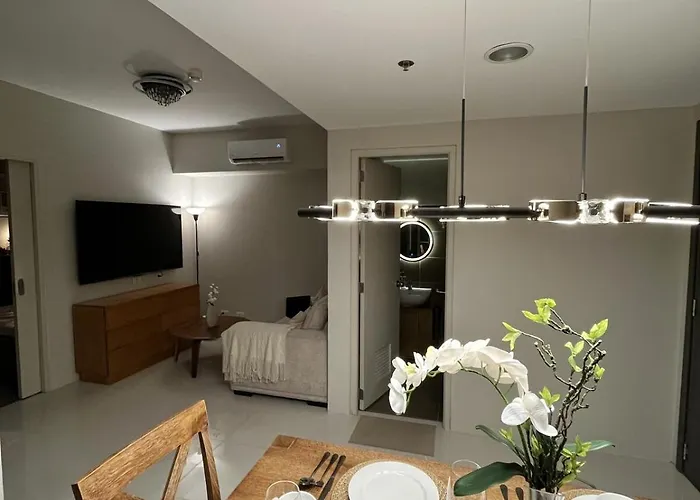 Luxurious 2-bedroom Furnished At Vista Shaw Apartment
